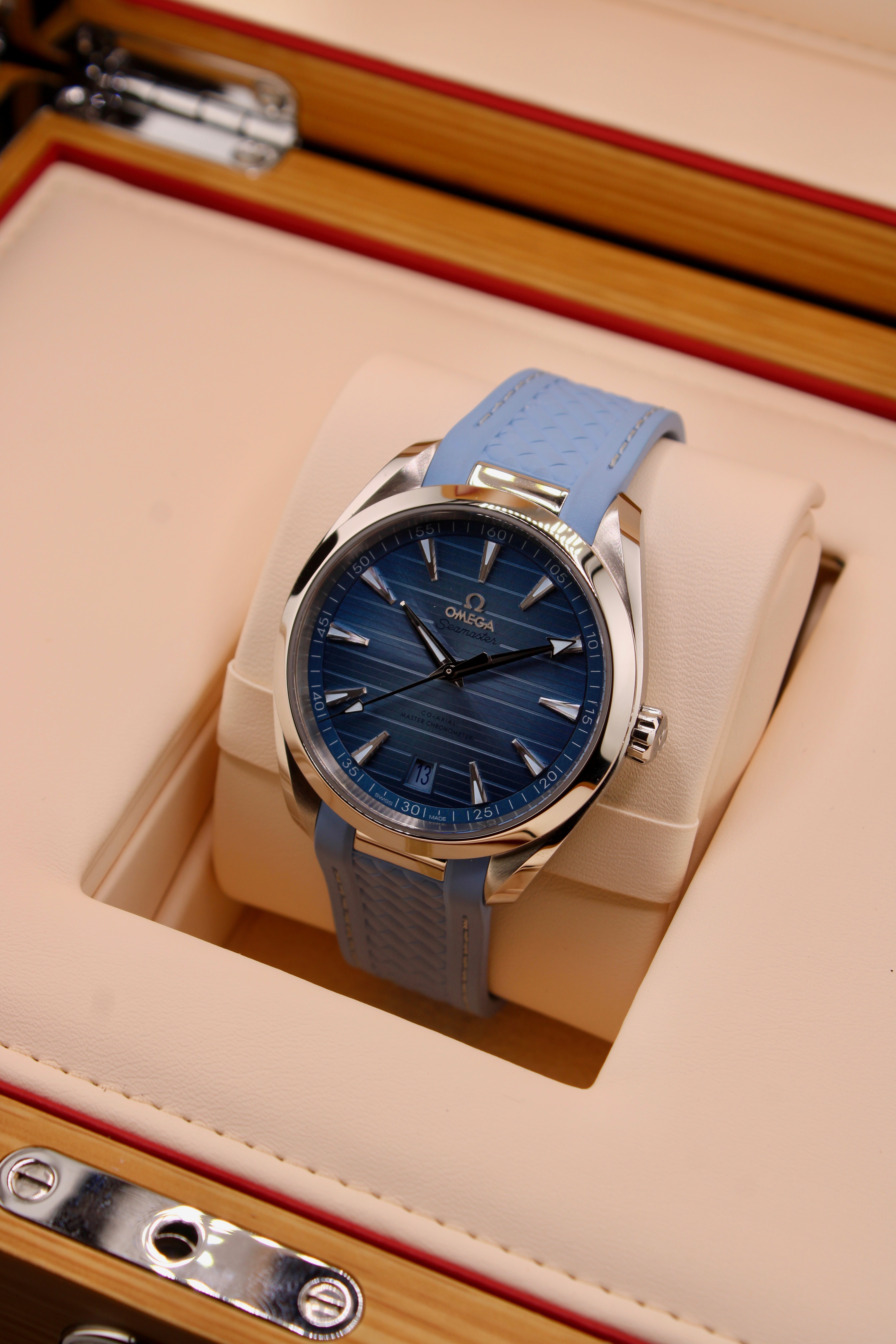 Omega Seamaster Aqua Terra Summer Blue dial photo