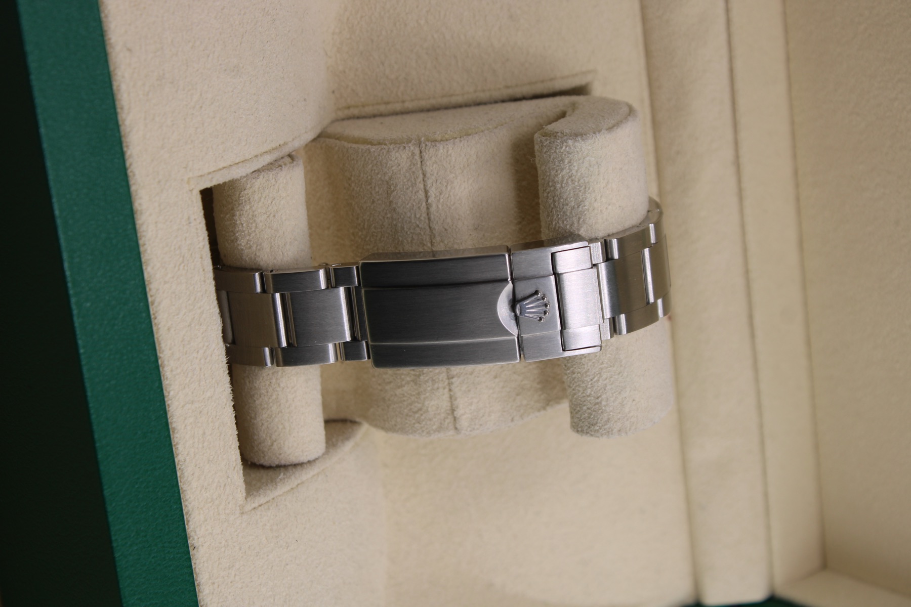 Rolex Explorer II Polar 216570 Oyster bracelet clasp