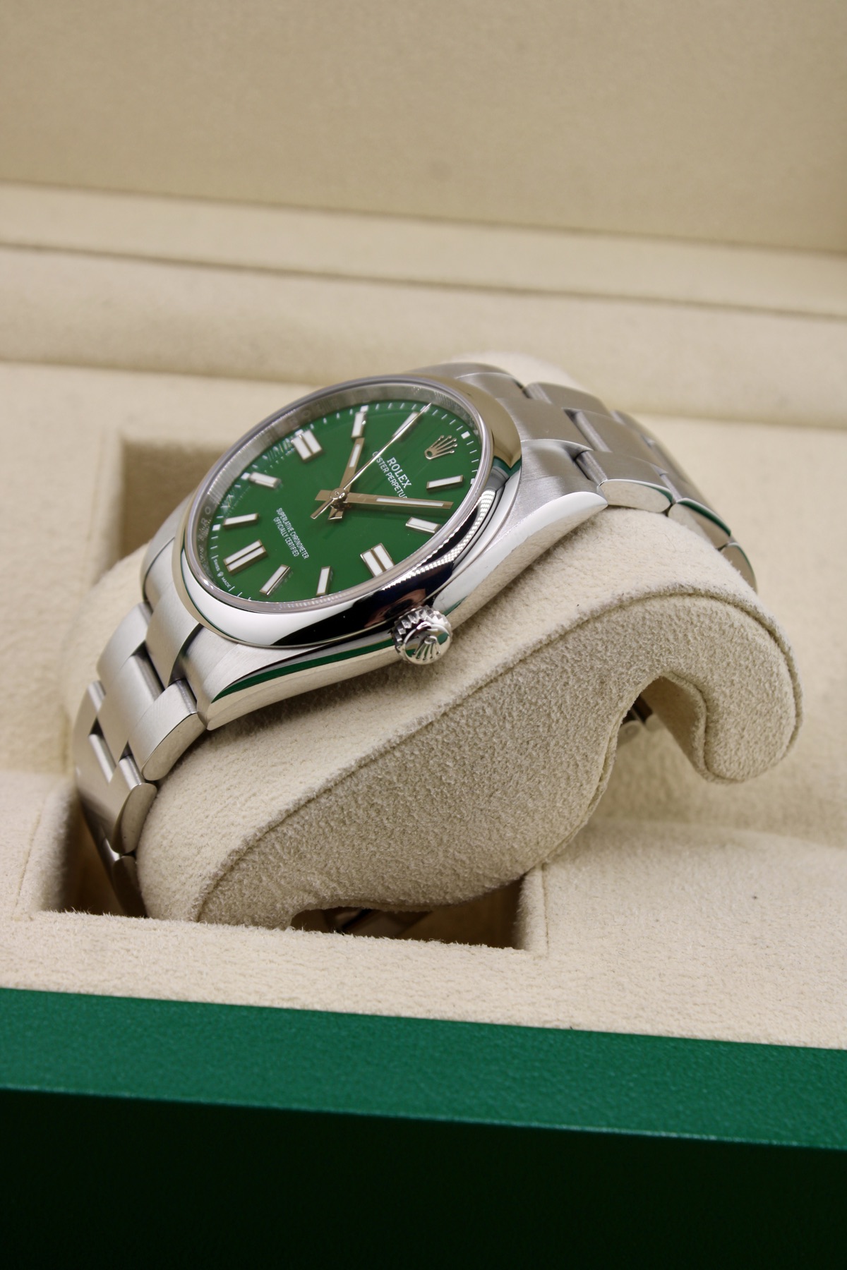 Rolex Oyster Perpetual 41 crown side profile