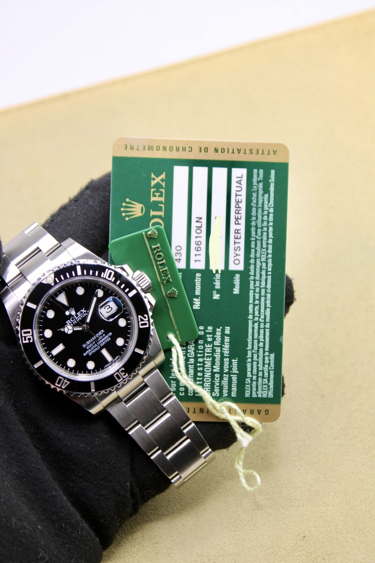 Rolex Submariner Date 116610LN 2014 with warranty card and tags