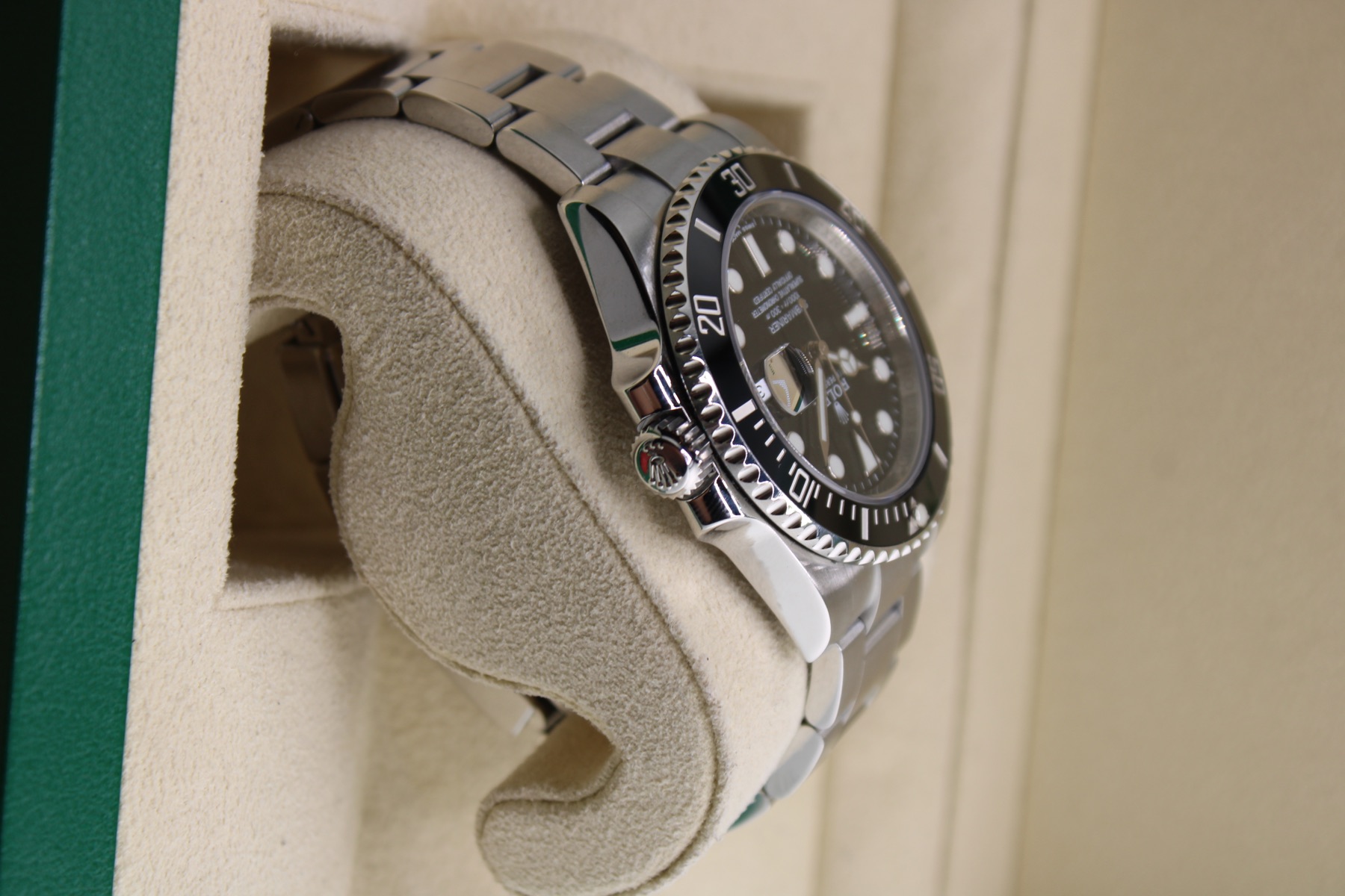 Rolex Submariner Date 116610LN 2014 angled side profile