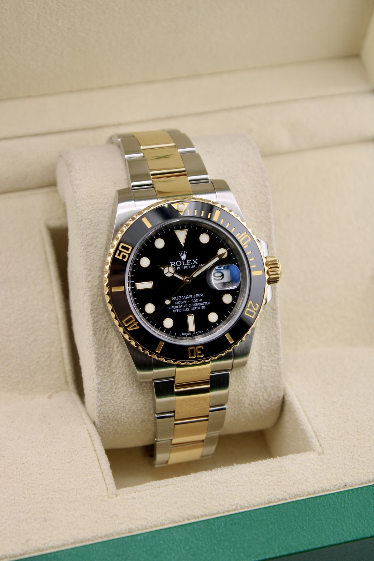 Rolex Submariner Date 116613LN front view in box